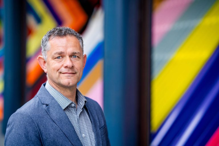 Gerben Cabboort, adviseur Landelijk Expertiseteam Seksuele Misdrijven. Geïnterviewd voor het 50 jarig jubileum van het Schade