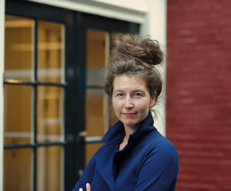 Arlette Schijns, geïnterviewd voor het 50-jarig jubileum van het Schadefonds.