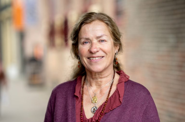 Sietske Dijkstra, medewerker Schadefonds Geweldsmisdrijven. Geïnterviewd voor het 50-jarig bestaan van het Schadefonds.